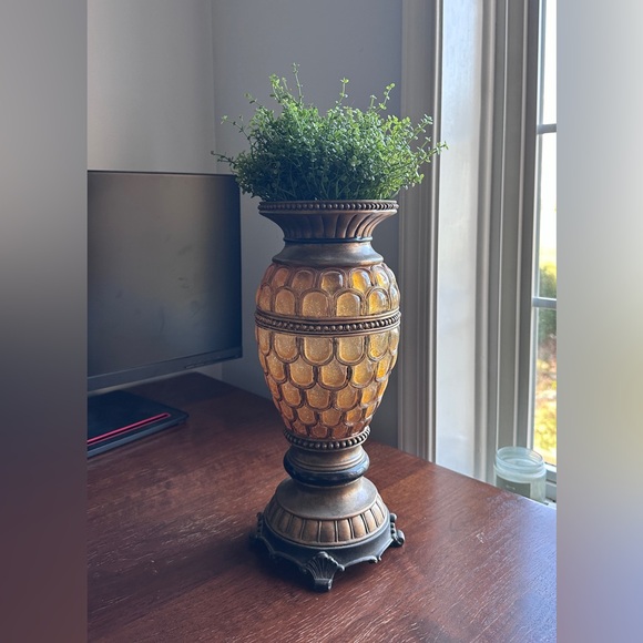 Medievalcore Decorative Vase - Picture 1 of 3
